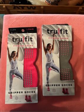 2 tru|fit Women's Gripper Fitness Socks - Pink & Gray
